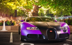 Download Bugatti Veyron On Xmas Hd Wallpaper