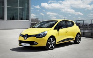 Download Renault Clio Thriling Car HdWallpaper