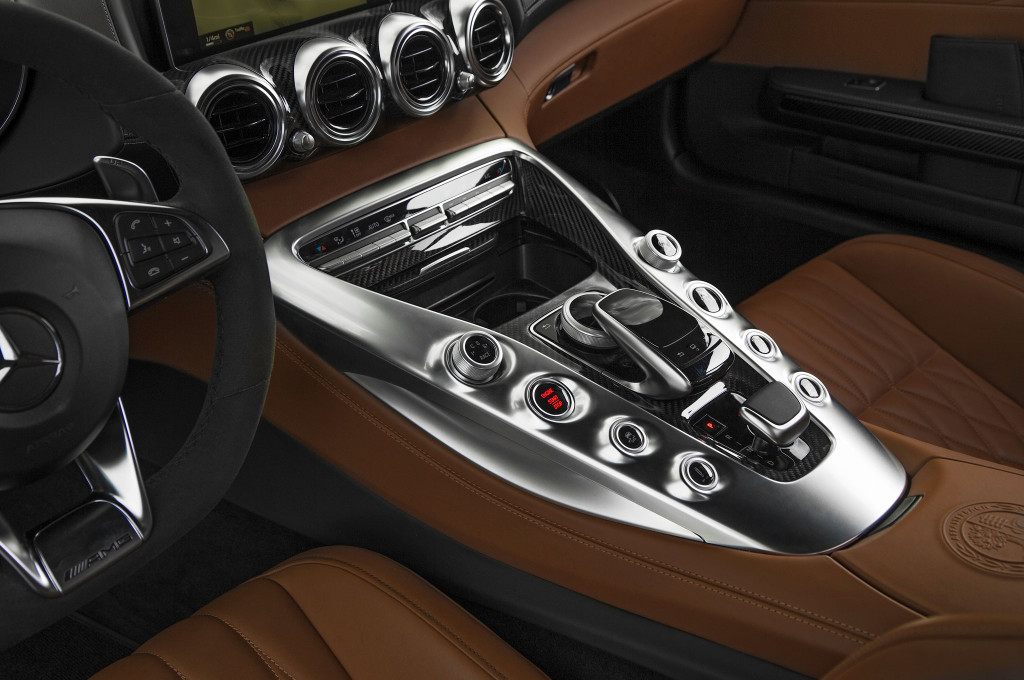 Mercedes-AMG-GT-S center-console-2016
