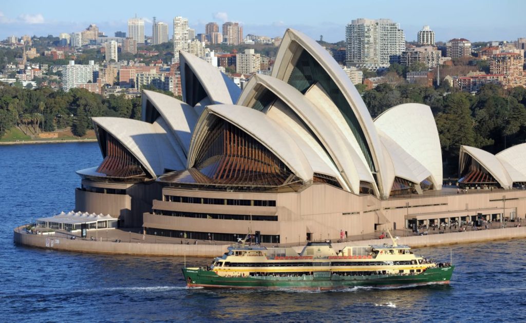 Ship-Passing-From-The-Sydney-Opera-House-pics-images-wallpapers