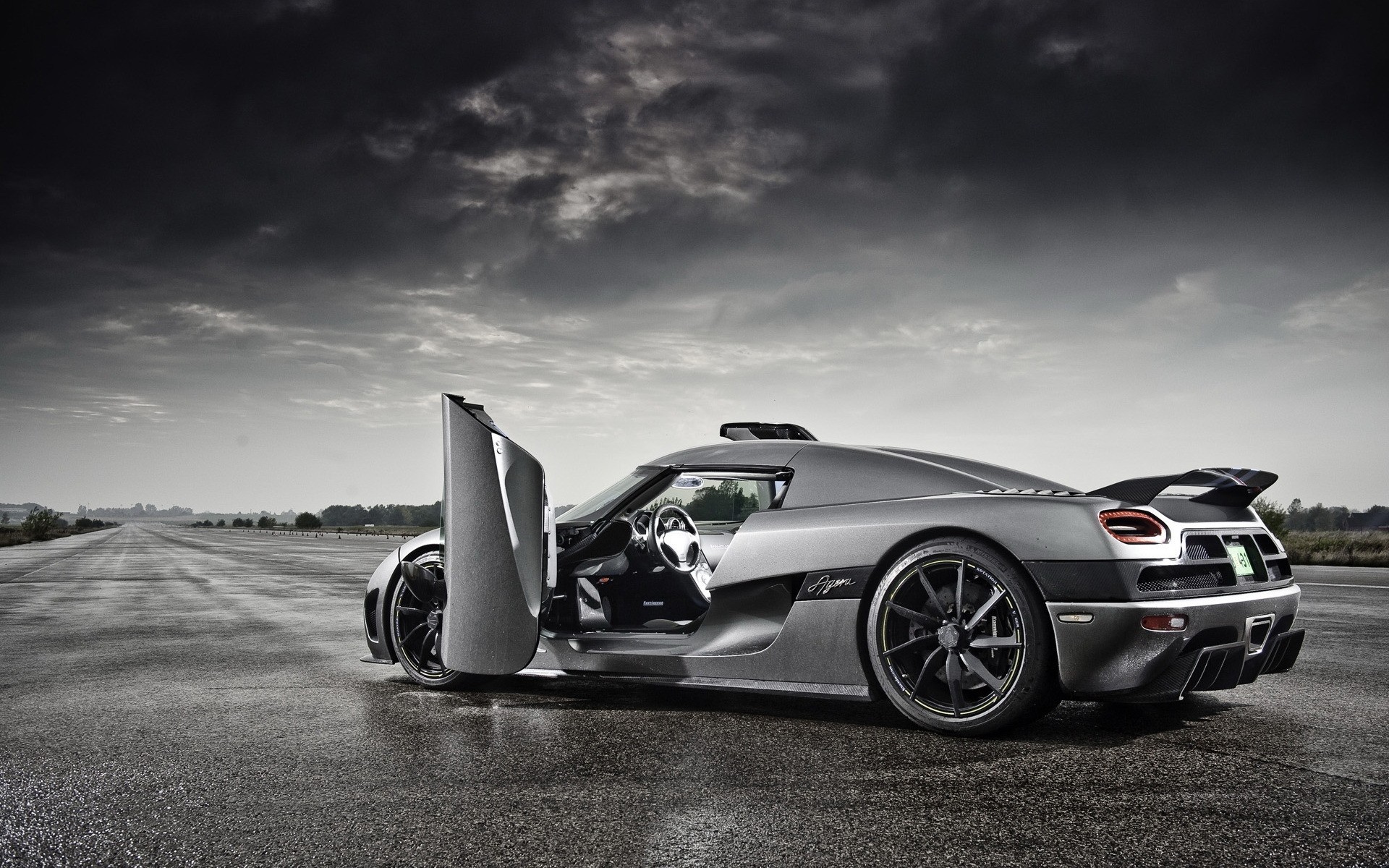 Koenigsegg-Most-Expensive-Car-Hd-Wallpapers-Images