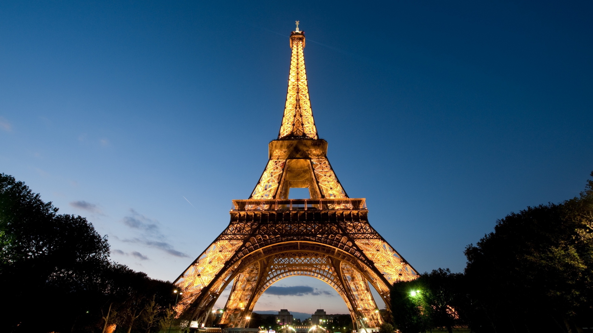 Eiffel-Tower-Pictures-History