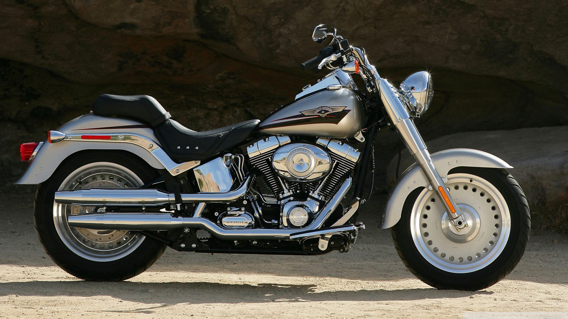 Harley Davidson Bike HD Wallpaper 1080p - 9to5 Car Wallpapers