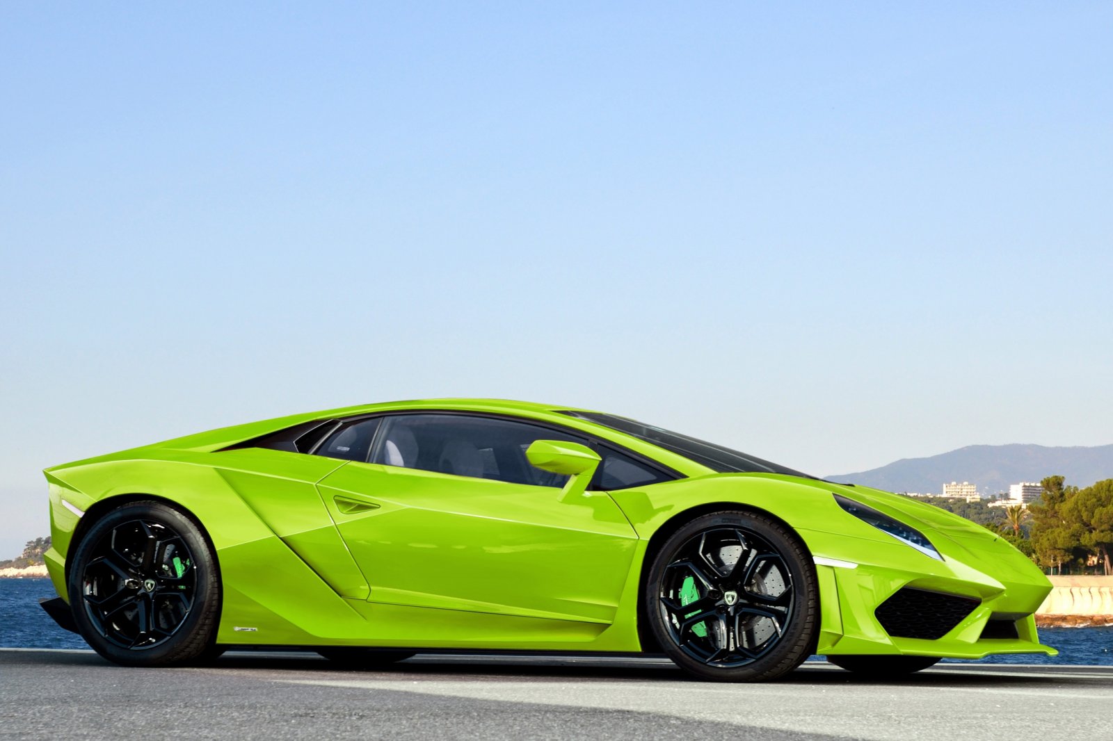 2014 Green Lamborghini Huracan HD Wallpaper - 9to5 Car Wallpapers