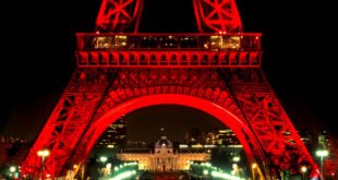 eiffel-tower-at-night-Pictures download